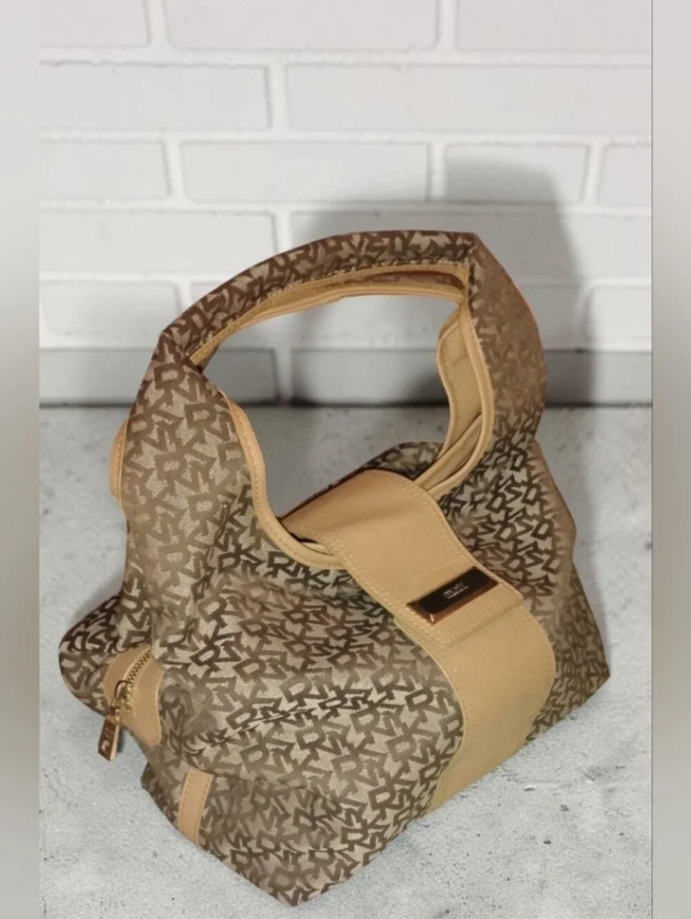 ✨ Vintage DKNY Monogram Town & Country Hobo Shoulder Bag - EUC ✨